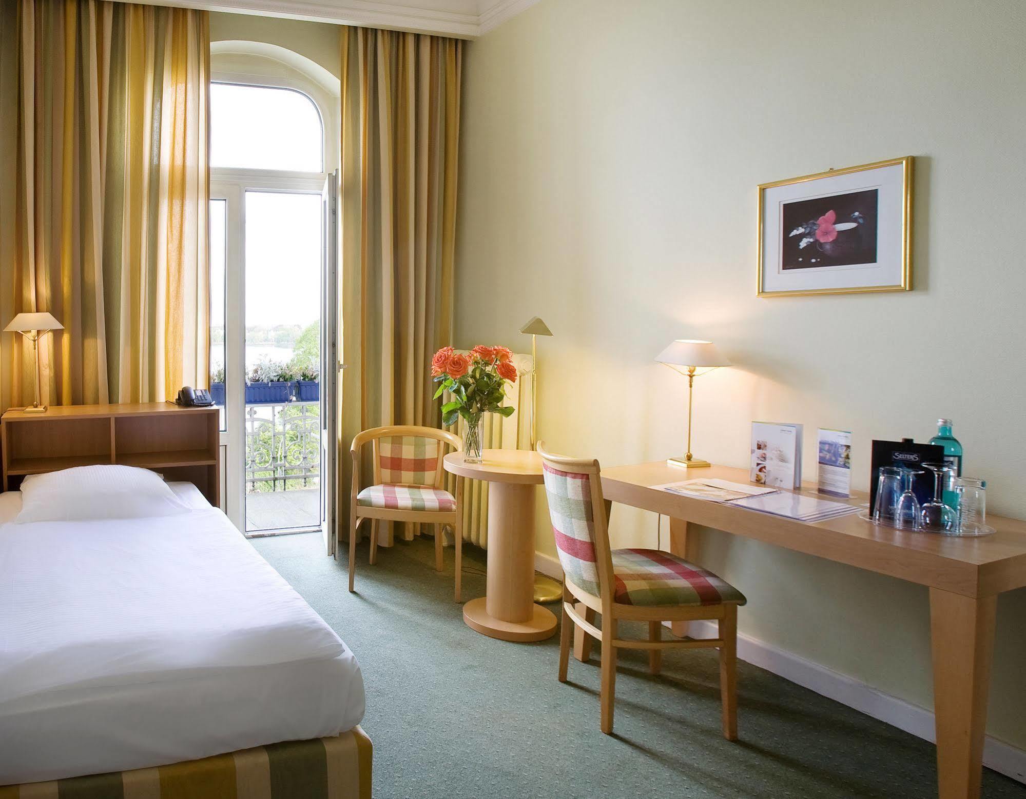 Relexa Hotel Bellevue An Der Alster Hamburg Zewnętrze zdjęcie